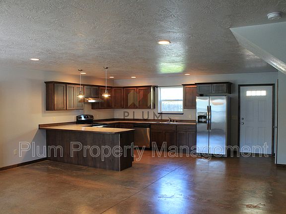 4th image of 1313 S 1st St W #200