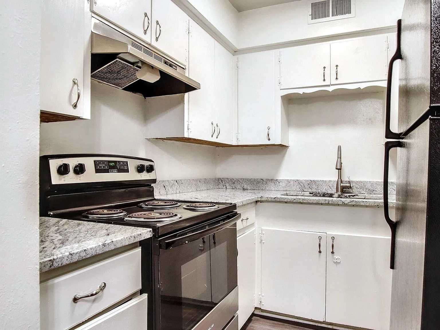 411 East Polk Street — Photo 4