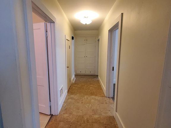 3rd image of 112 S 5th St Ste 1