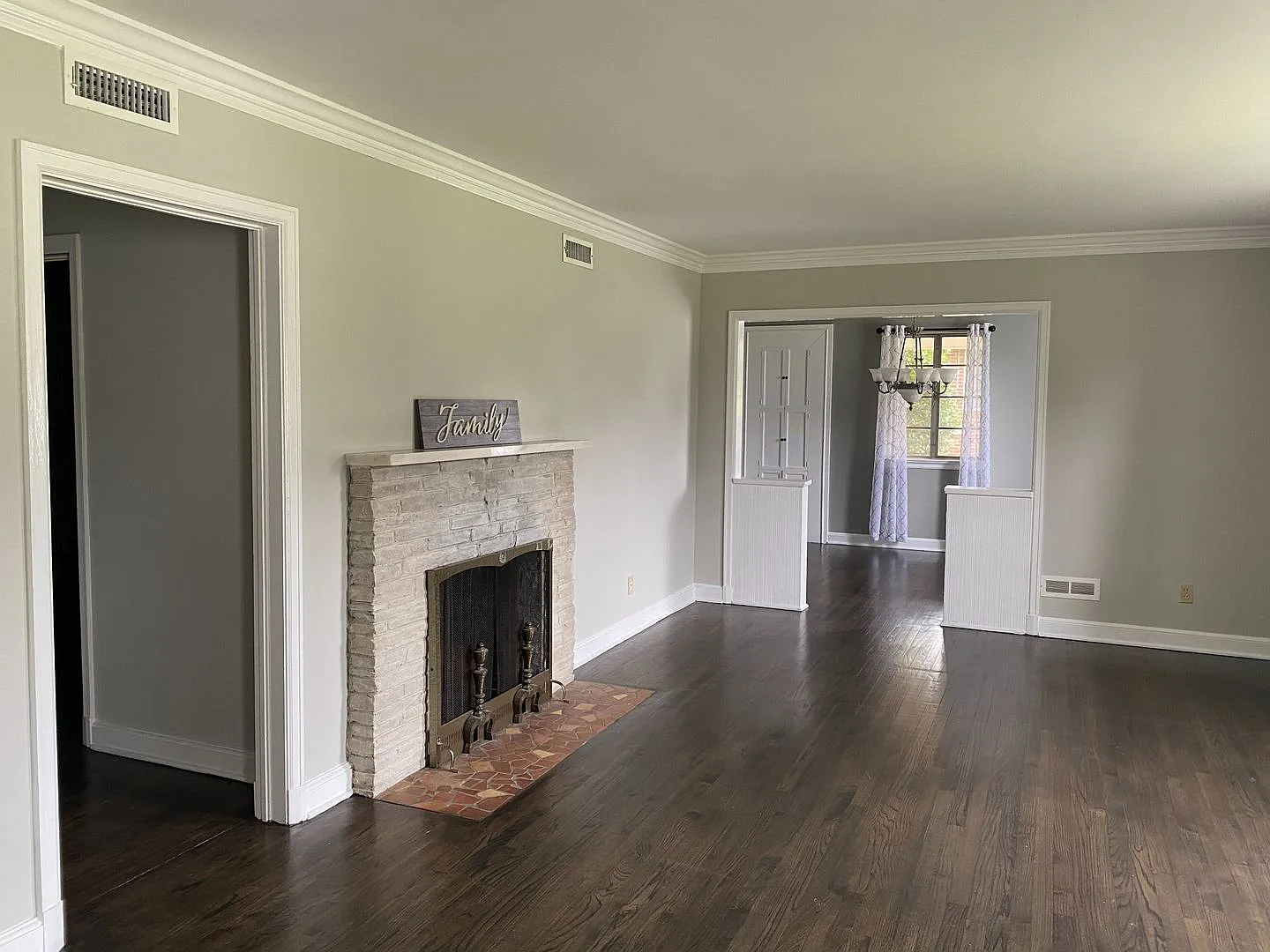 Large Beautiful Space — Photo 2