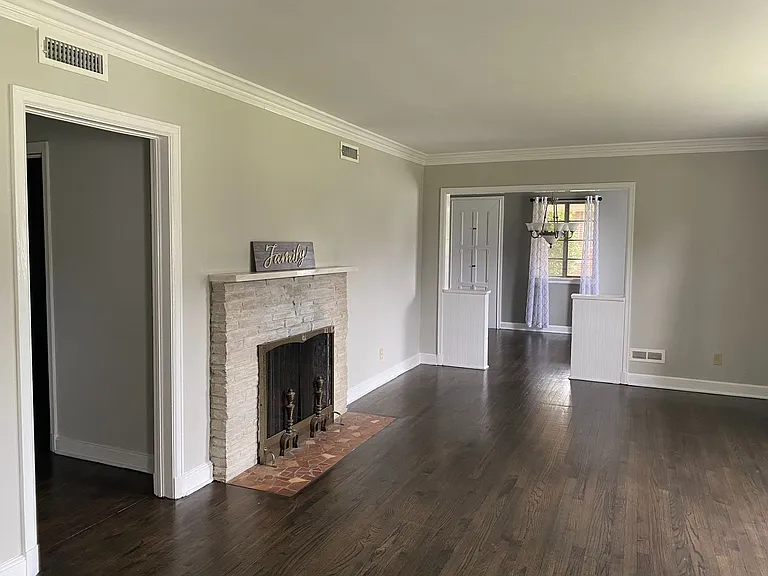 2915 Ashley Ave — Photo 2