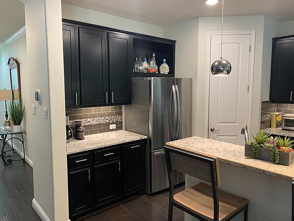 3rd image of 2521 Amur Dr