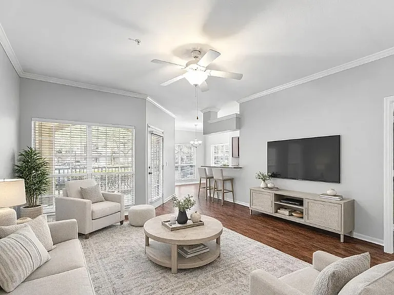 5521 E 51st St #8 — Photo 7