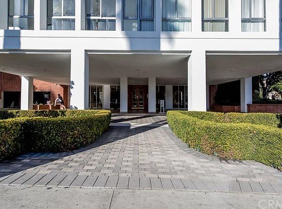 2nd image of 7135 Hollywood Blvd APT 109