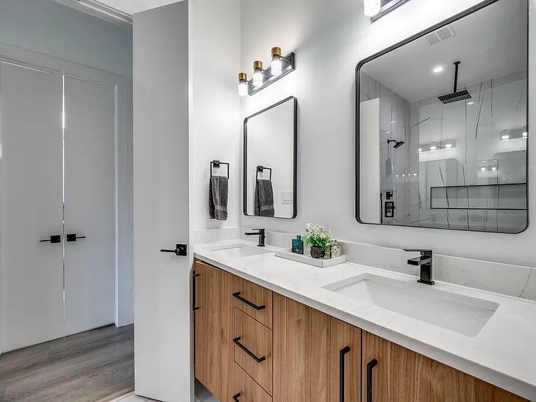 2308 Douglas Ave — Photo 12