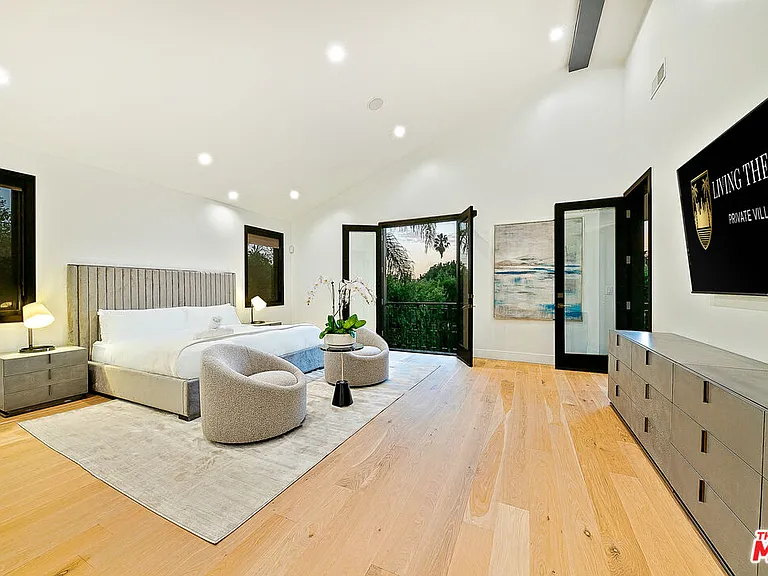 419 N Edinburgh Ave — Photo 21