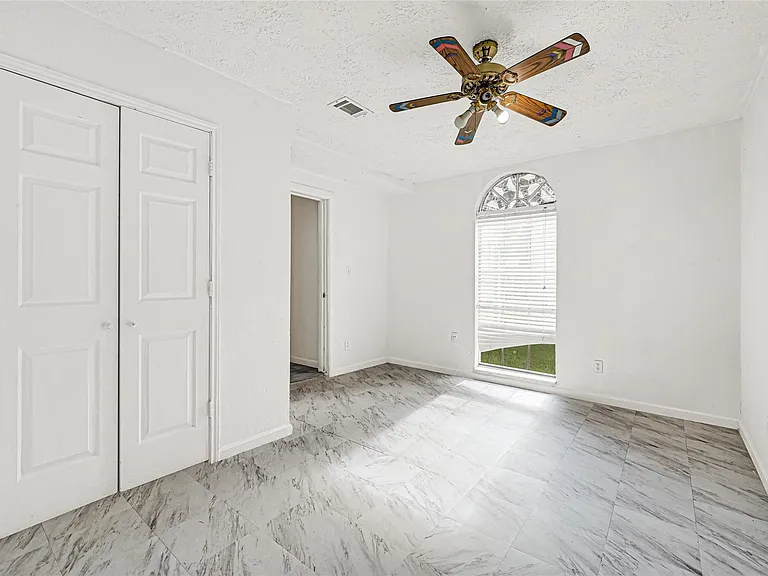 14336 Victoria St — Photo 19