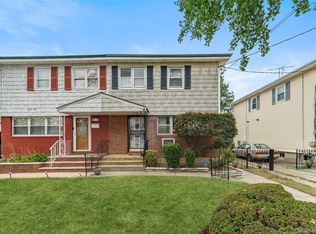 25340 147th Ave, Rosedale, NY 11422