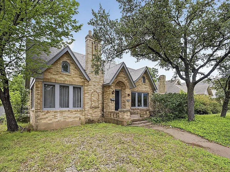 2601 S University Dr — Photo 1