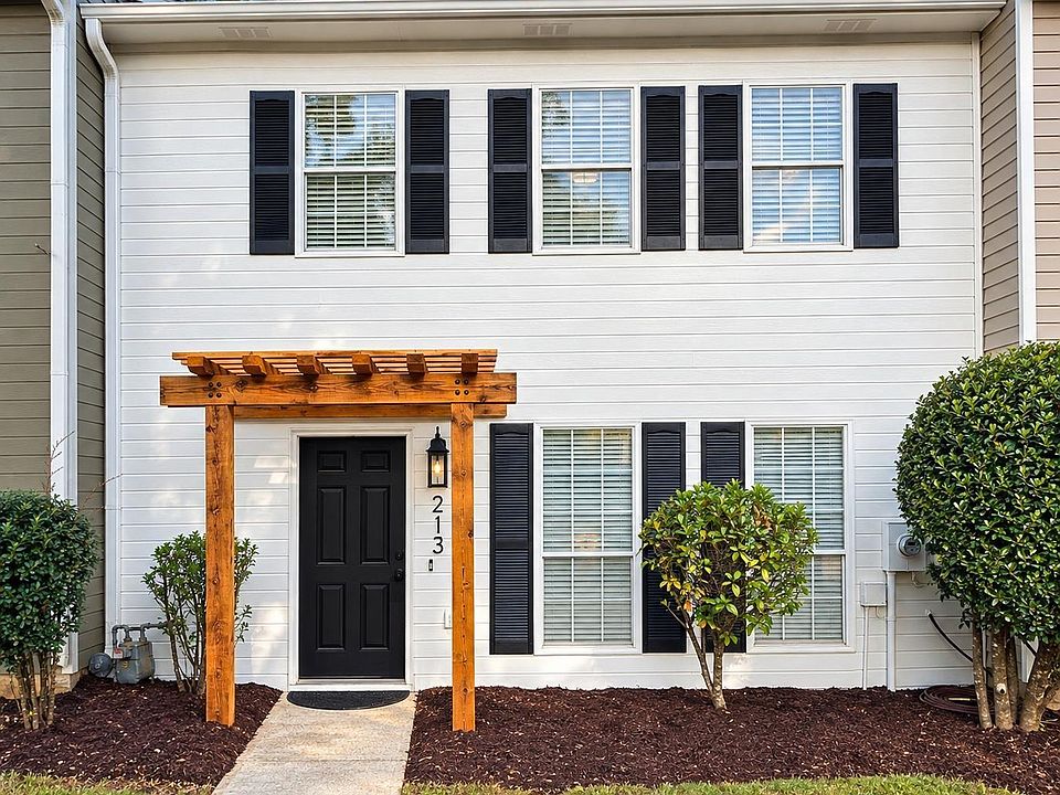 1st image of 213 Willow Point Cir