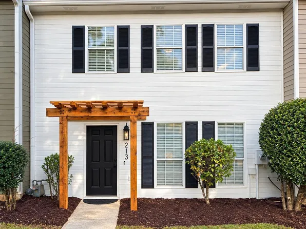 213 Willow Point Cir, Alabaster, AL 35007