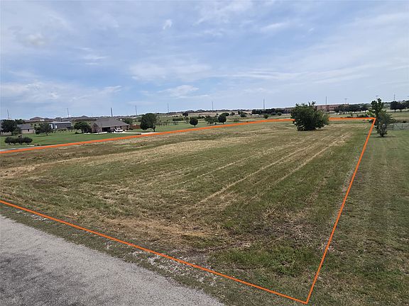 4th image of N Savanna Dr