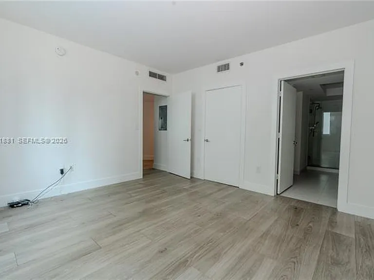 500 Brickell Ave #1407 — Photo 23