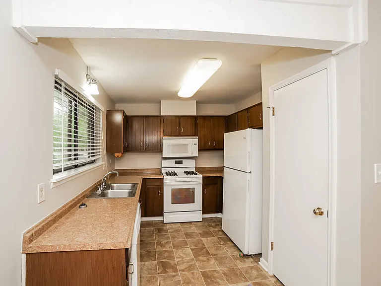 35 Windsong Ct — Photo 6
