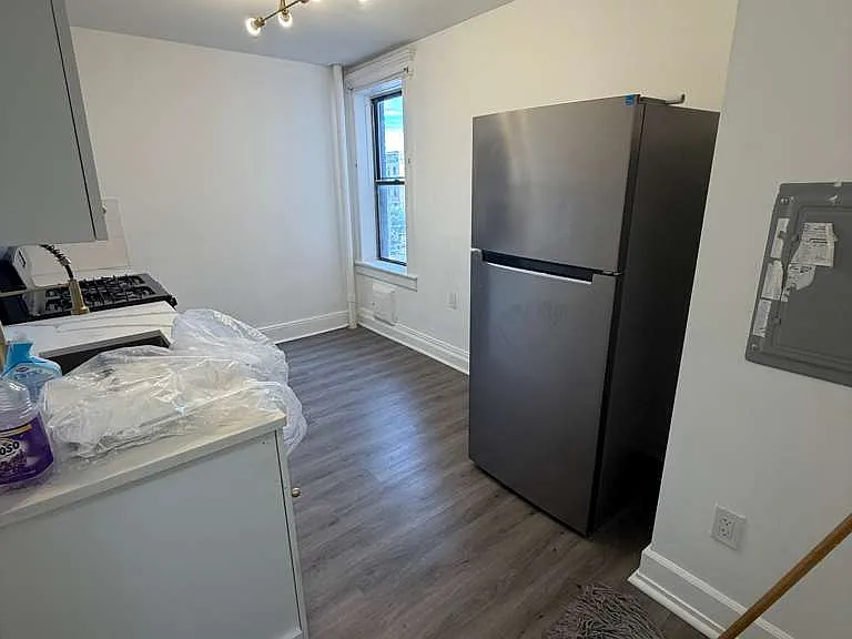 204-206 60th St #20A — Photo 3