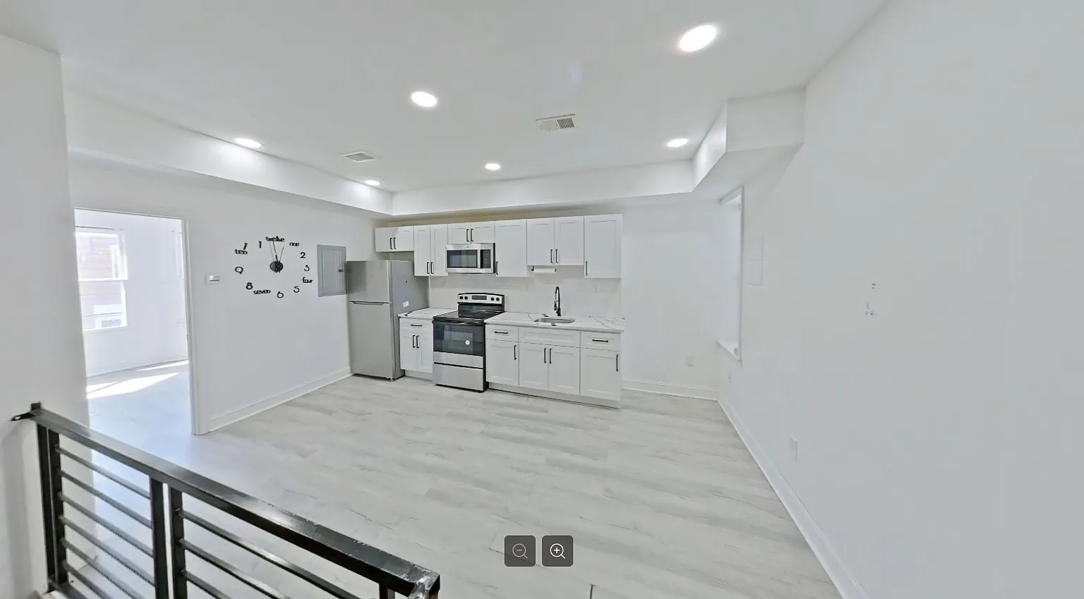 3331 N Howard St — Photo 2