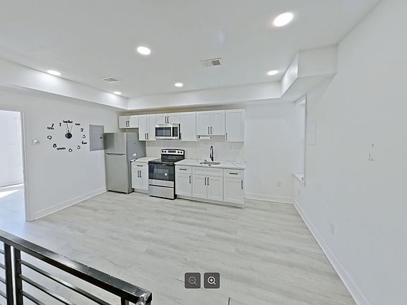 2nd image of 3331 N Howard St #2