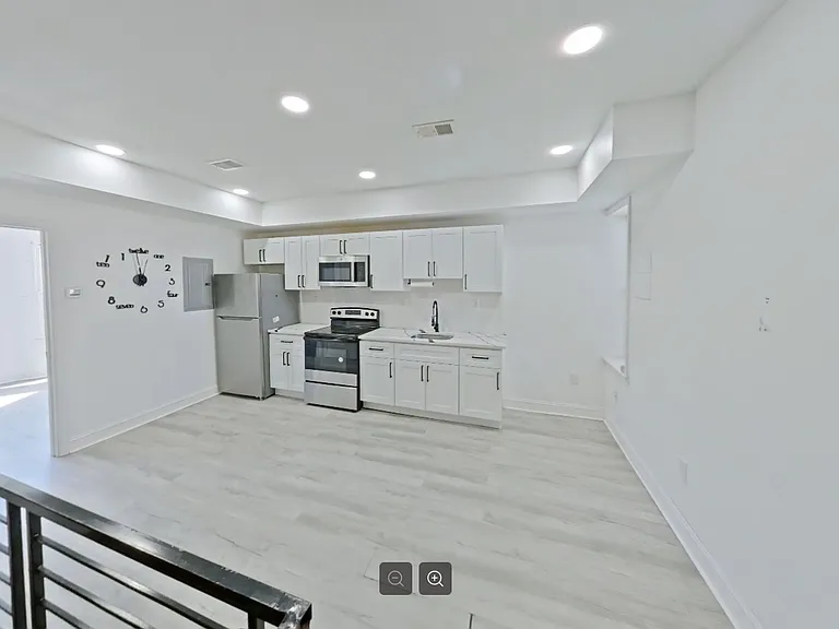 3331 N Howard St — Photo 2