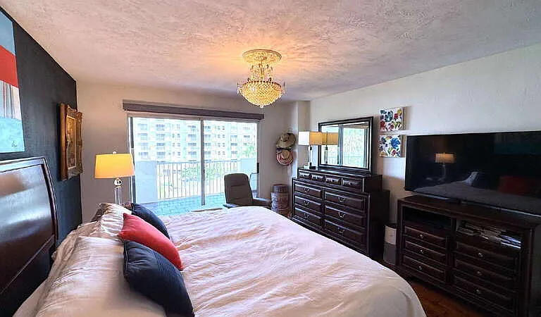 1 John Anderson Dr #405 — Photo 4