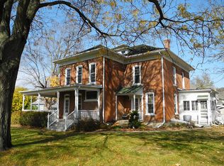 112 Riverside Ave, Decorah, IA 52101
