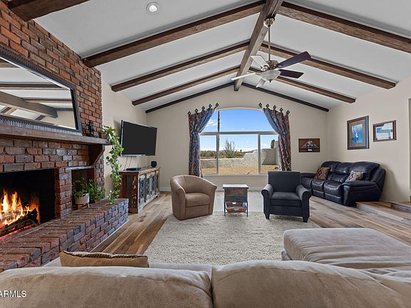 3rd image of 1890 Hillside Drive