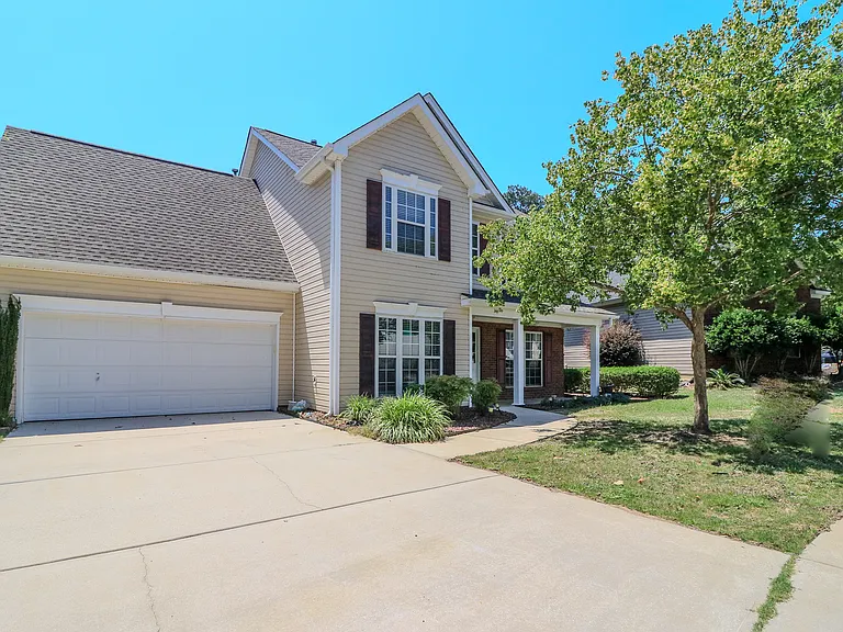 220 Loskin Ln — Photo 36