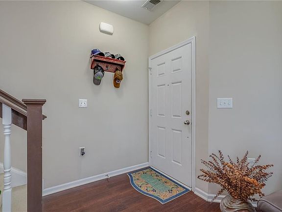 3rd image of 1458 Leckford Dr