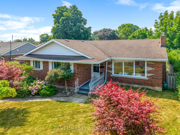 18 Broadmore Ave, Saint Catharines, ON L2M 6A5