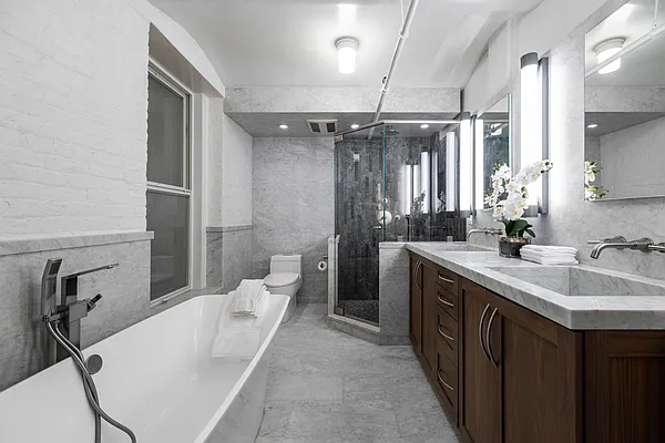 Sold by Industrie Residential | media 13