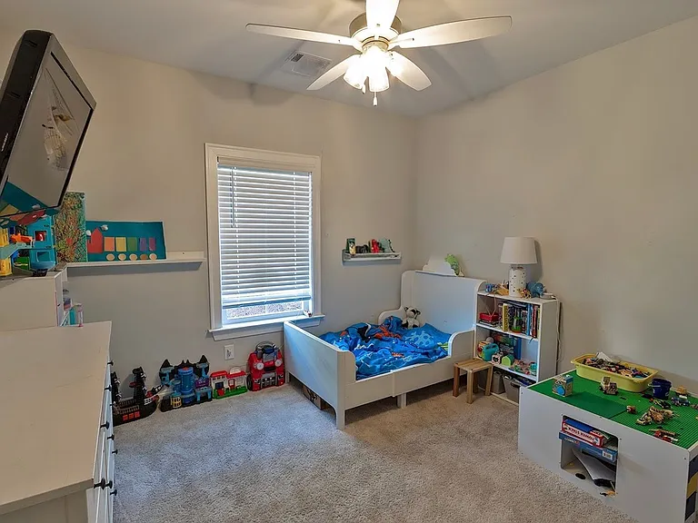 146 Lenore Ct — Photo 25