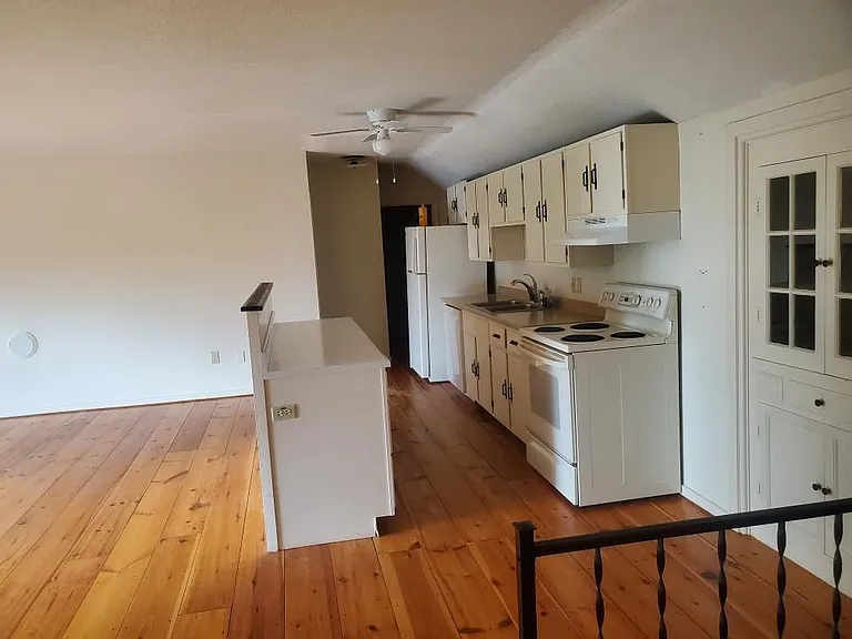The Stacy House - 301 — Photo 12