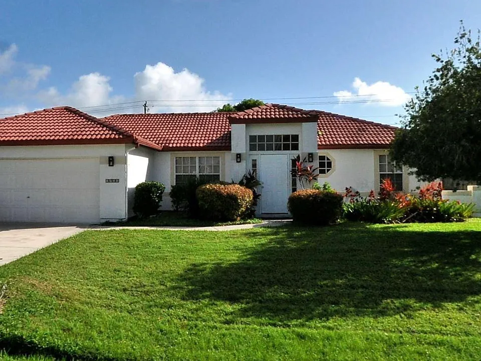 1401 SE Appamattox Ter