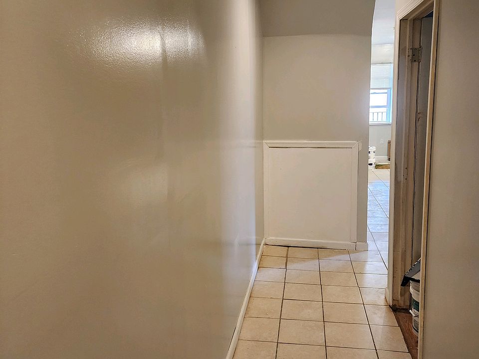 1st image of 1700 S 58th St #1