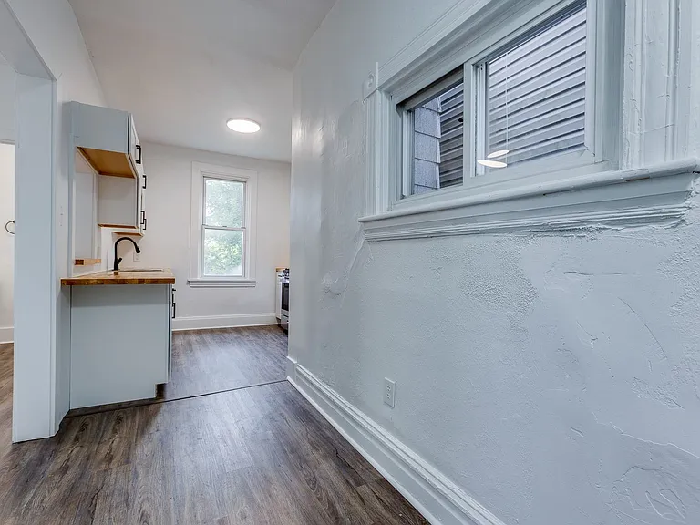 623 Lillian St — Photo 8