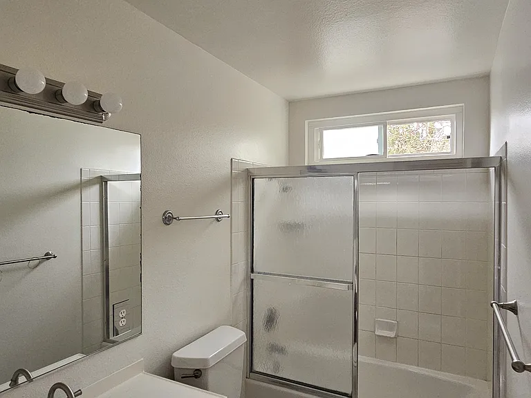 744 Foxglove St — Photo 20