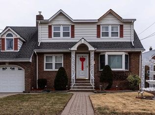158 Summit Ave FLOOR 2, Lyndhurst, NJ 07071