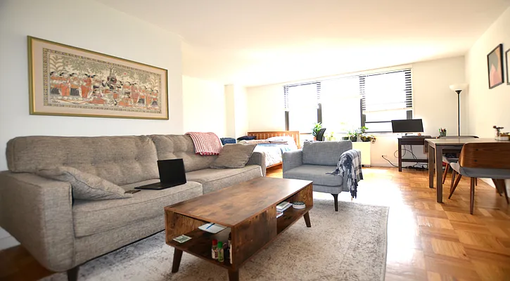 Rented by Manhattan Realty Group | media 16