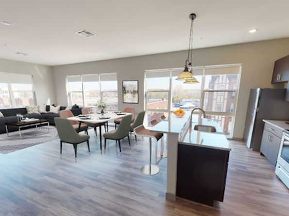 389 Main St APT 202