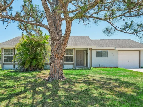 1701 SE Cascella Ct, Port Saint Lucie, FL 34952