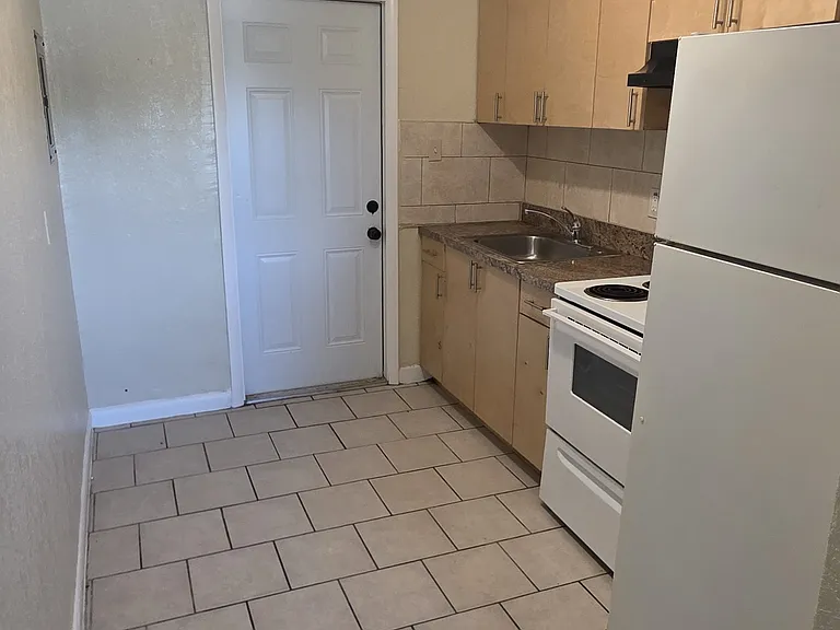 848 NW 10th St #844 — Photo 14