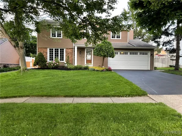 3679 Cumberland Ln, Hamburg, NY 14075