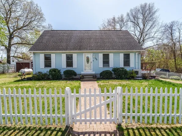 105 Hamilton St, Springfield, MA 01119