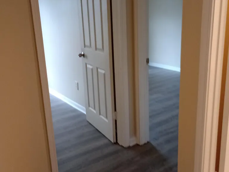 Pinebrooke Apartments — Photo 4