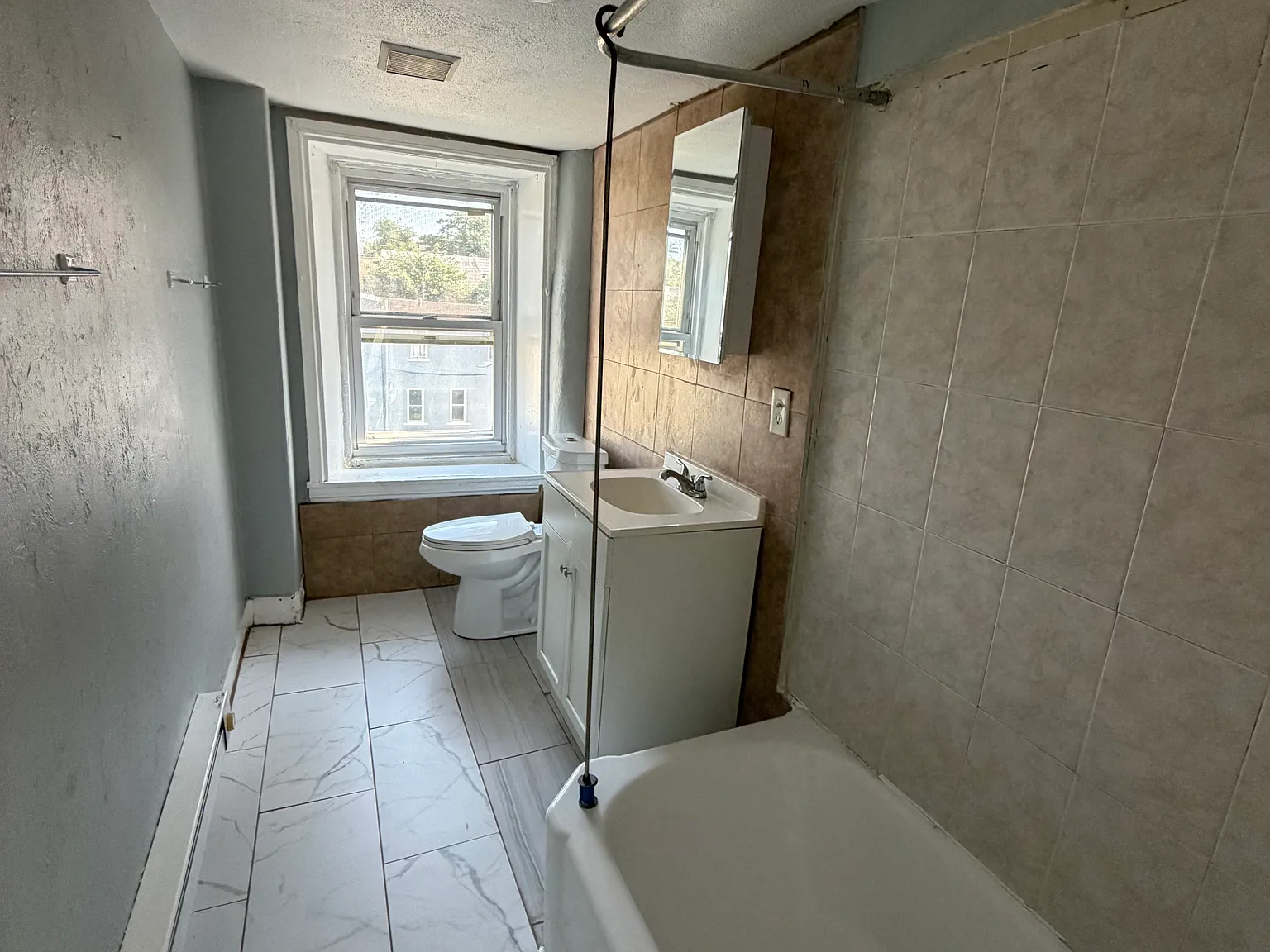 2 bed, 900 sqft, $1,100 — Photo 4