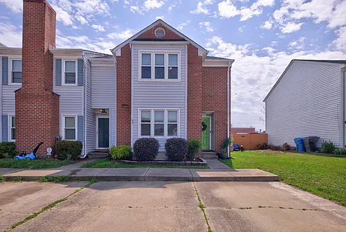 750 Glenshire Dr Photo 1