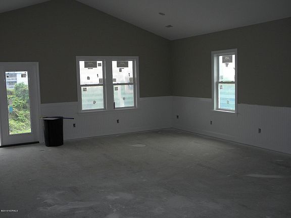 4th image of 2716 W Pelican Street