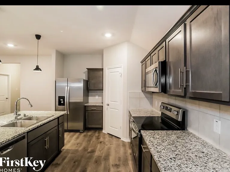 2339 French St — Photo 8