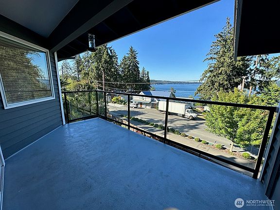 3rd image of 4171 West Lake Sammamish Parkway SE #A302