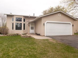 1841 Deer Hills Trl, Eagan, MN 55122
