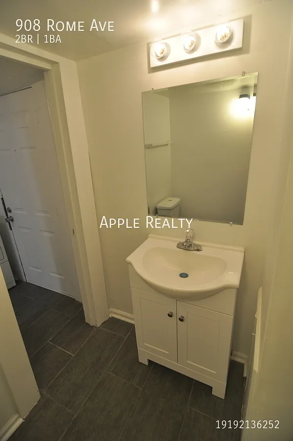 908 Rome Ave - Available Now! — Photo 3